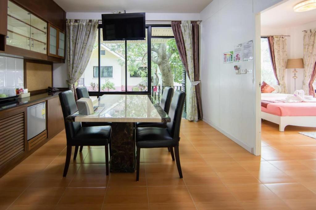 Chayada Garden House And Resort Hotel Nakhon Ratchasima Extérieur photo